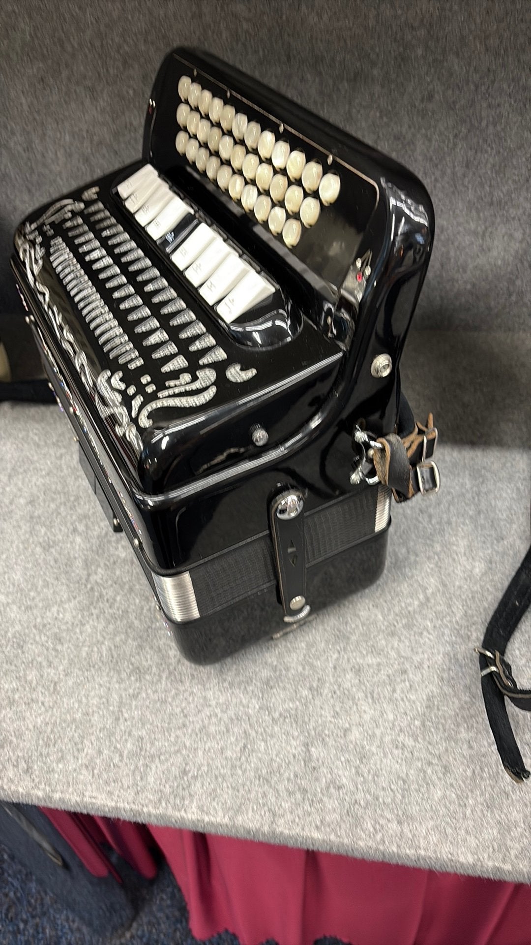 Trekzak saltarelle. Sundgauw 450,-, Muziek en Instrumenten, Gebruikt, Overige formaten, Met koffer, Knopaccordeon