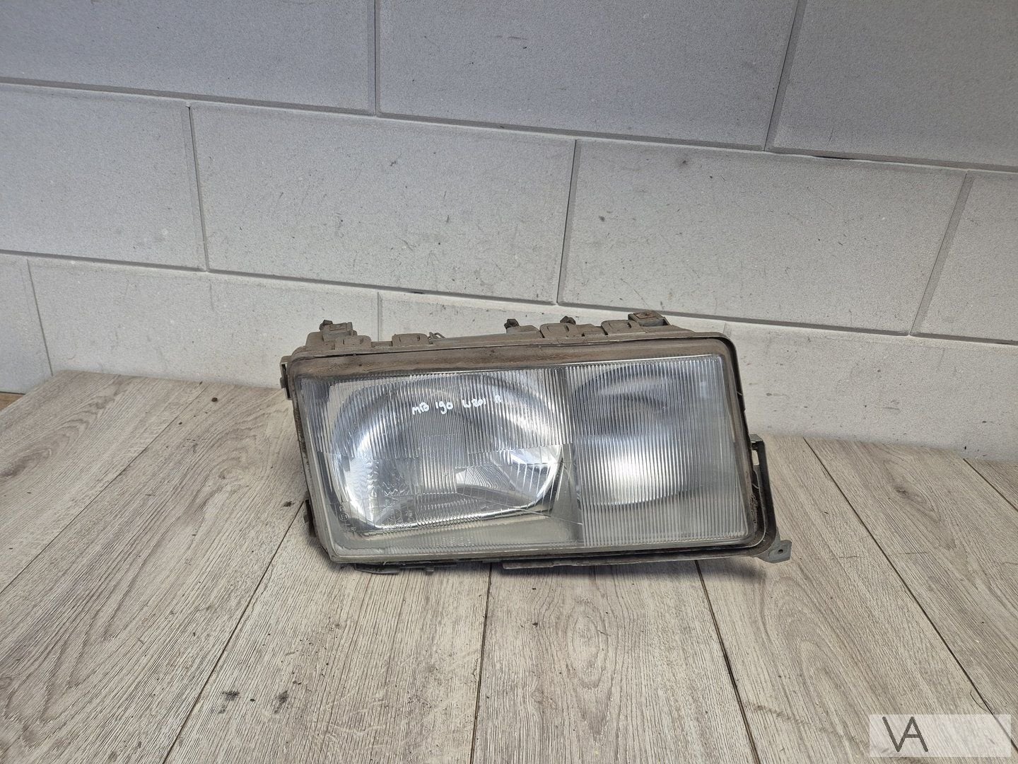 Mercedes 190 W201 1983 - 1993 koplamp rechts 1305620535 €100, Auto-onderdelen, Gebruikt, -, Ophalen of Verzenden, -
