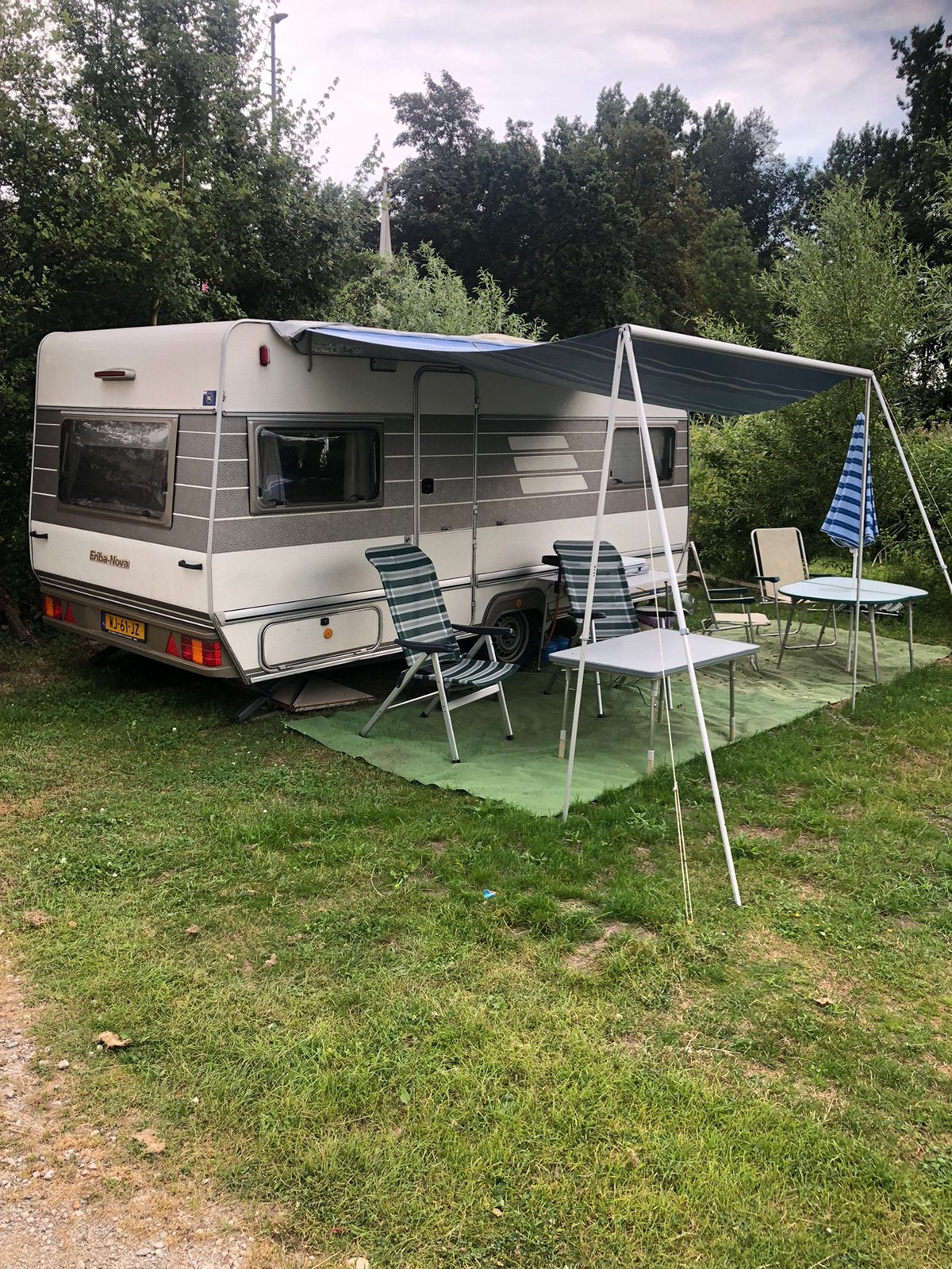 Eriba Nova 490L in topconditie inruil camper evt mogelijk., Vast bed, Rondzit, 750 - 1000 kg, Particulier