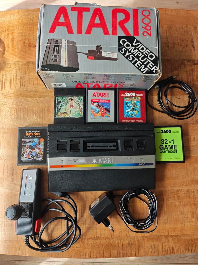Complete Atari 2600 set + 5 spellen - Werkt perfect!, Spelcomputers en Games, Spelcomputers | Atari, Zo goed als nieuw, Atari 2600