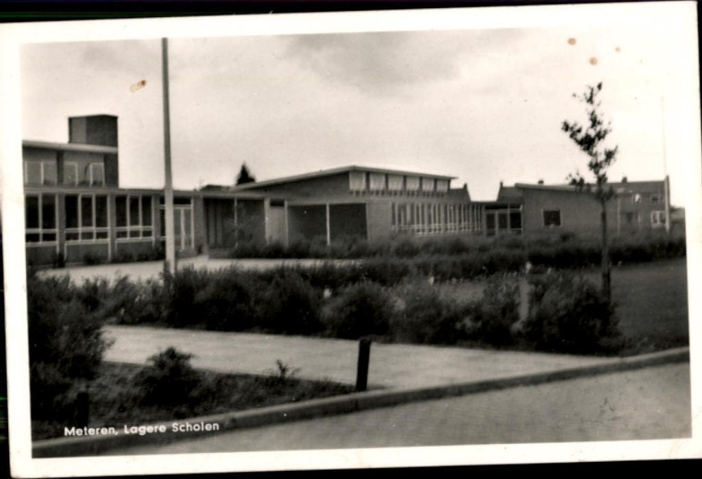 Meteren KVR04 1276 Lagere Scholen, Verzamelen, Ansichtkaarten | Nederland, Verzenden, 1980 tot heden, Gelopen, Gelderland