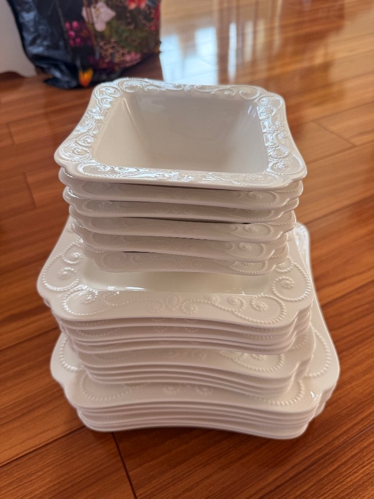 Bernardoenjoy Fine Porcelain servies set – 21-delig, Ophalen, Klassiek, Zo goed als nieuw, Porselein