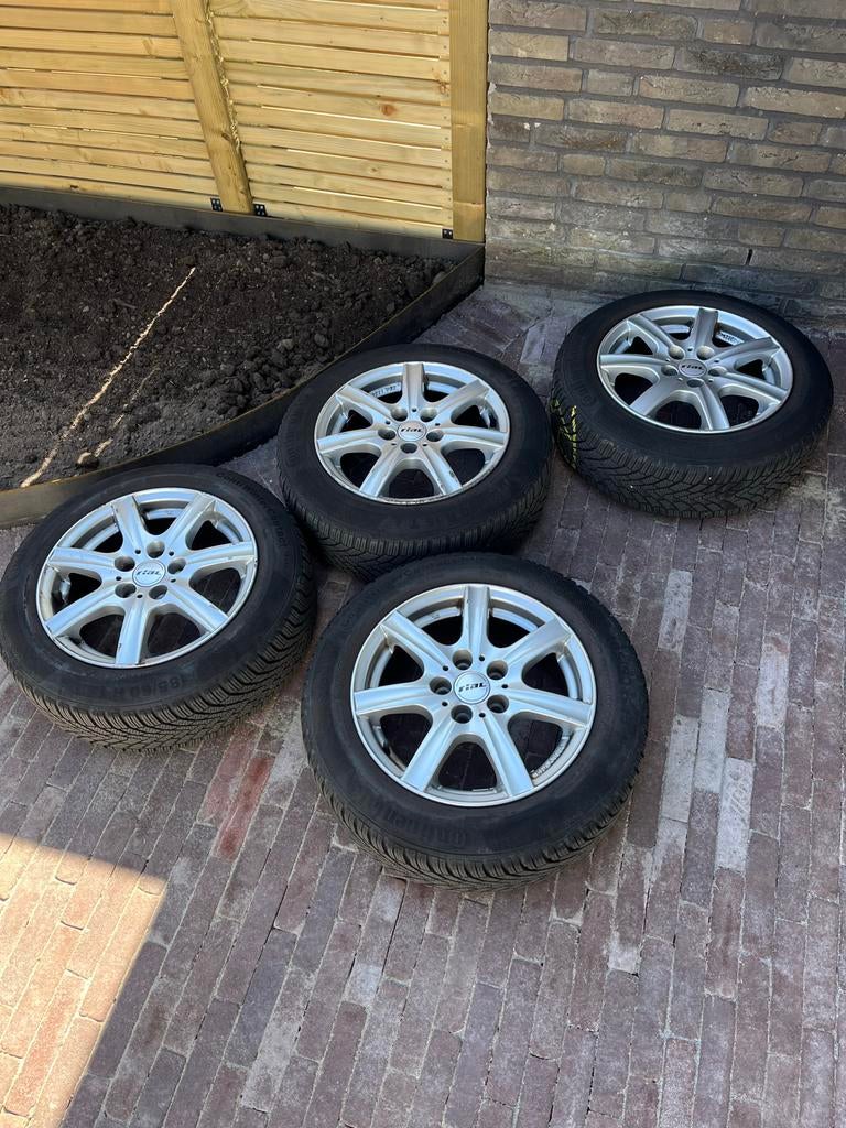 Rial velgen met winterbanden voor Volkswagen Polo 2012, Ophalen, Gebruikt, 15 inch, Banden en Velgen
