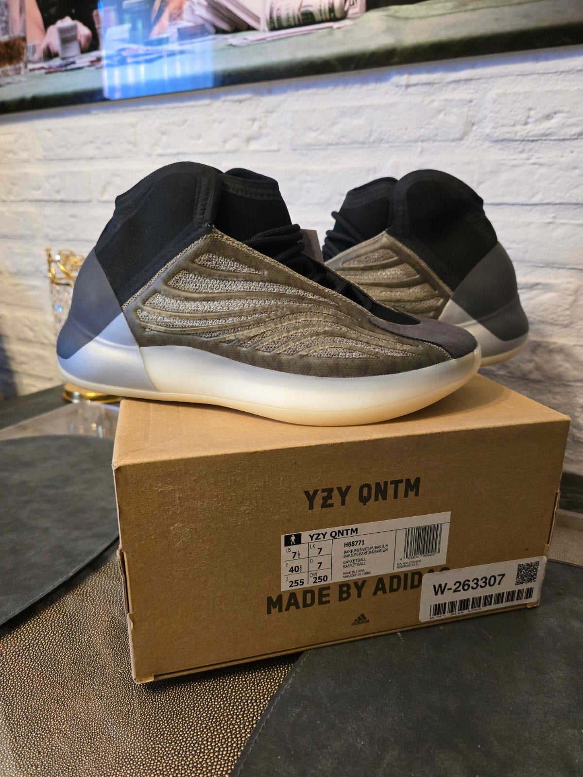 Adidas Yeezy qntm Barium - maat 40 2/3 - Nieuw in doos, Overige kleuren, Nieuw, Ophalen of Verzenden, Sneakers of Gympen