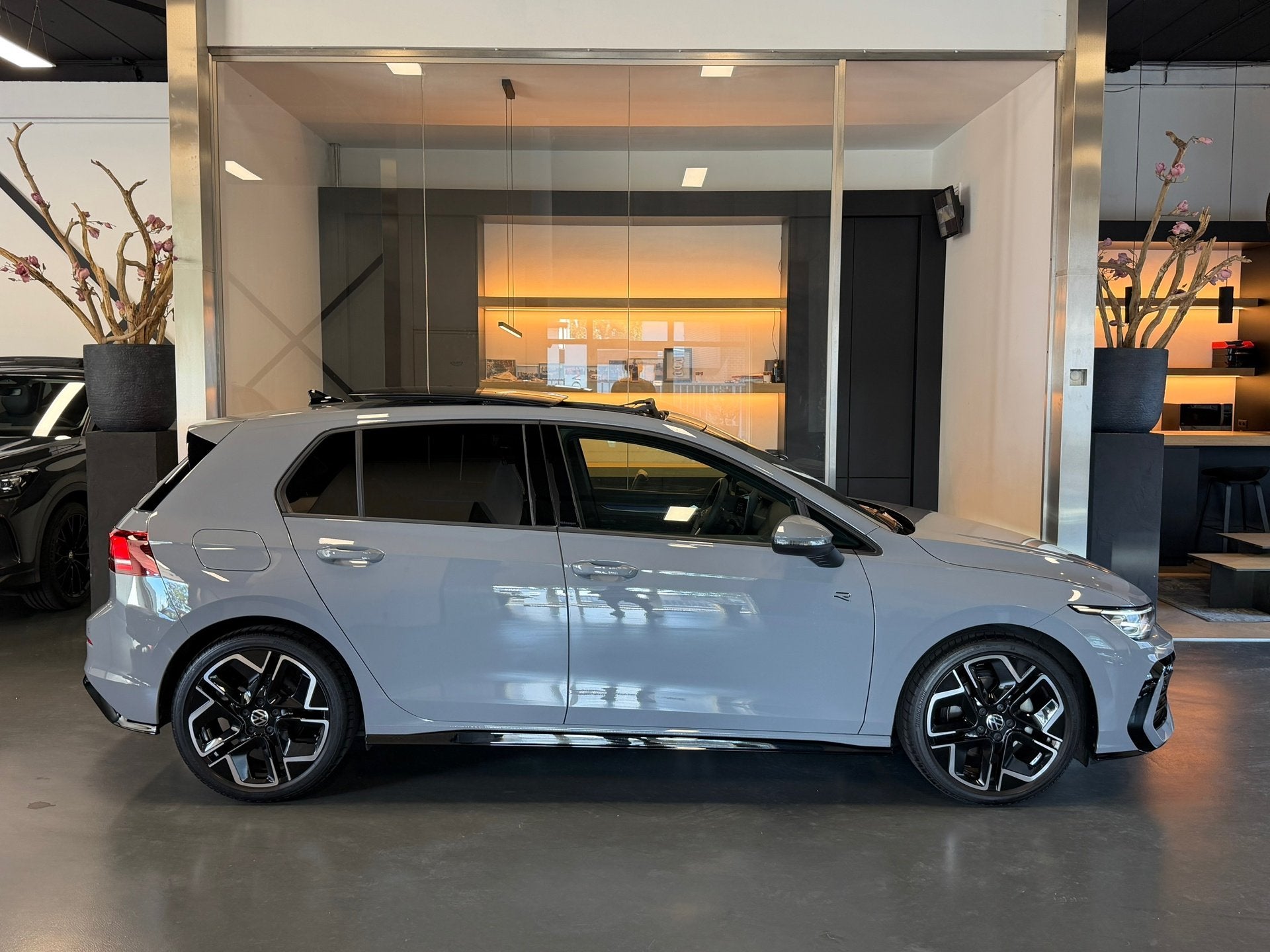 Volkswagen Golf 1.5 eTSI R-Line 8.5 Facelift Panorama ACC Ca, 4 cilinders, 116 pk, Automatische klimaatregeling, Origineel Nederlands