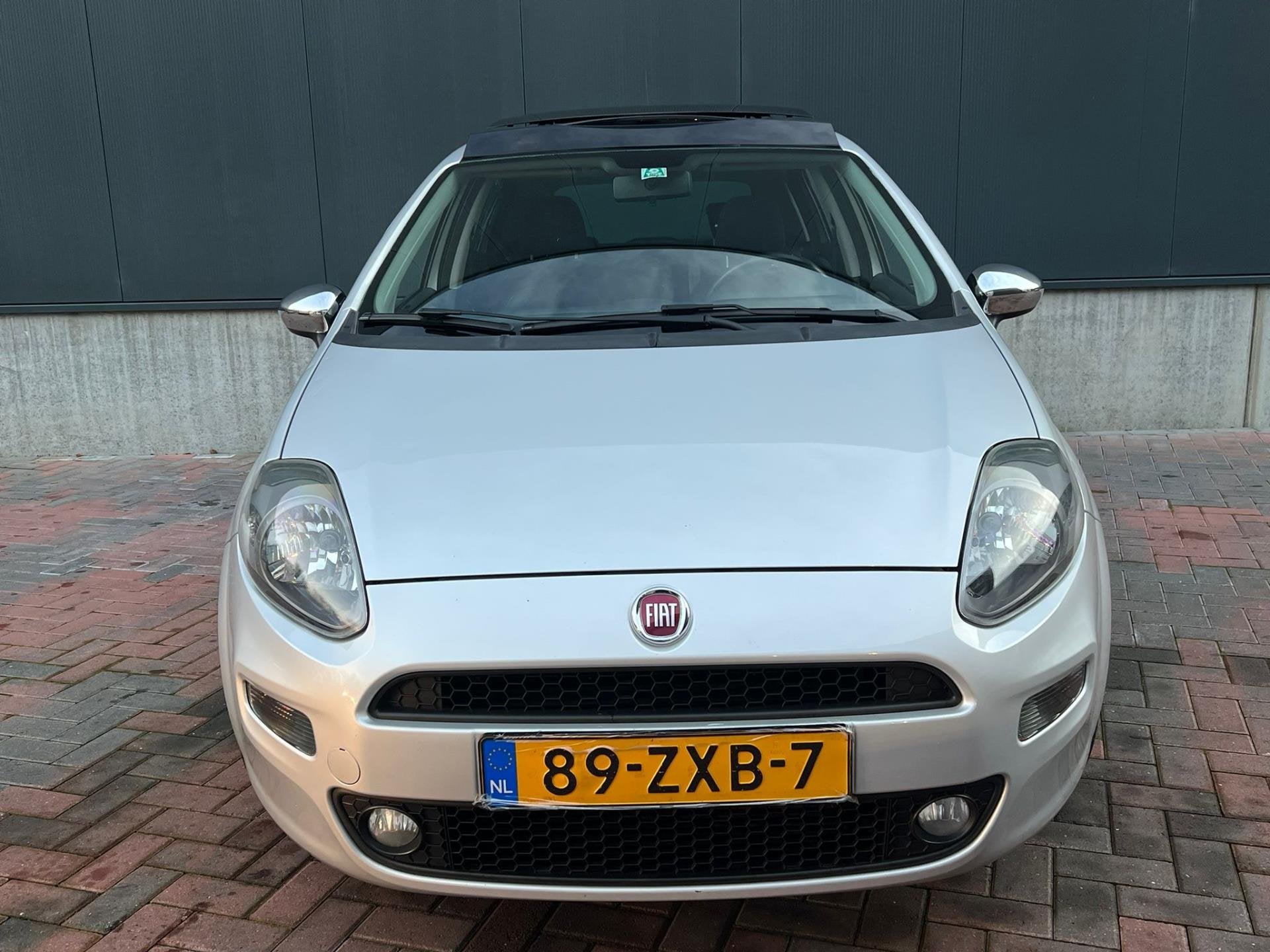 Fiat Punto Evo 0.9 TwinAir Sport * Pano * Trekhaak * Cruise, Voorwielaandrijving, Euro 5, 86 pk, Gebruikt
