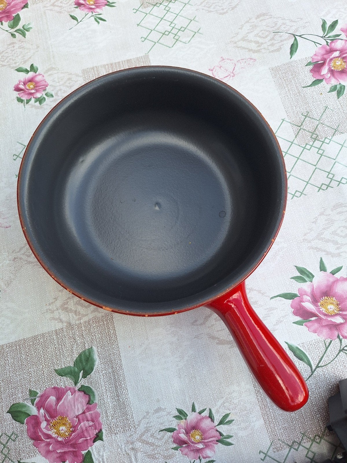 Mooie rode fonduepan van steen, Ophalen of Verzenden, Gebruikt, Overige materialen