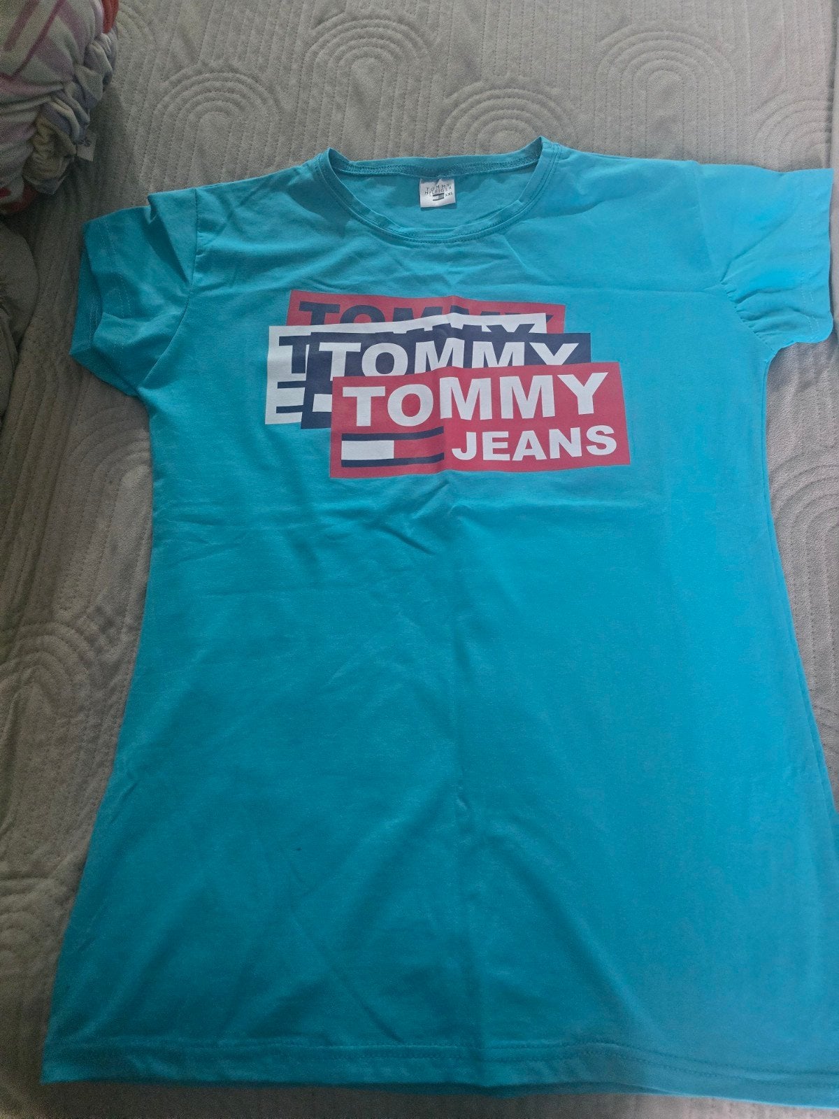 Tommy Hilfiger T-shirt - Blauw met logo, Maat 38/40 (M), Blauw, Ophalen of Verzenden, Zo goed als nieuw