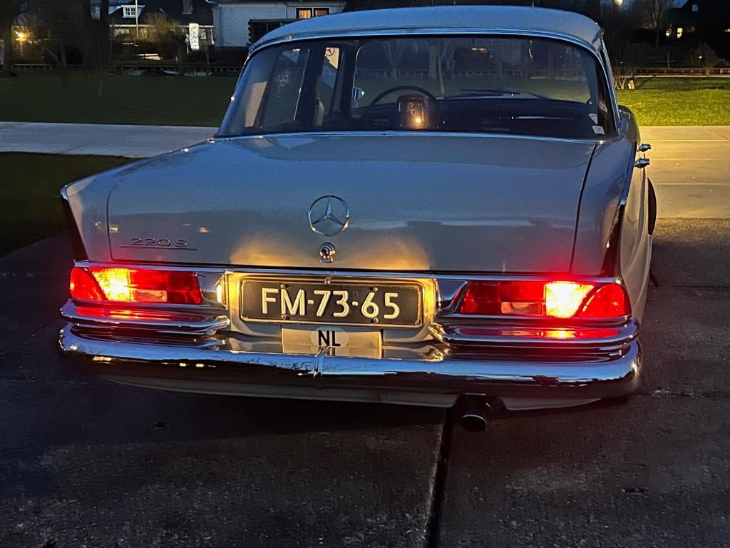 Mercedes-Benz S-Klasse 2.2 220 S 1965 Grijs/ wit, Wit, Origineel Nederlands, Handgeschakeld, Particulier