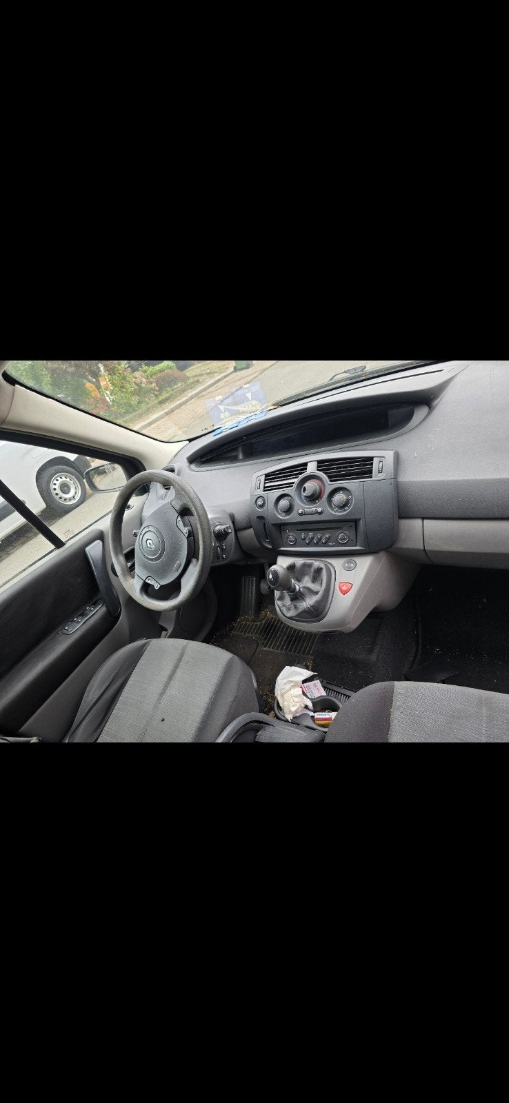 Foto 9 van Renault Scénic 2.0 16V 99KW Autcom AUT Euro3 2005