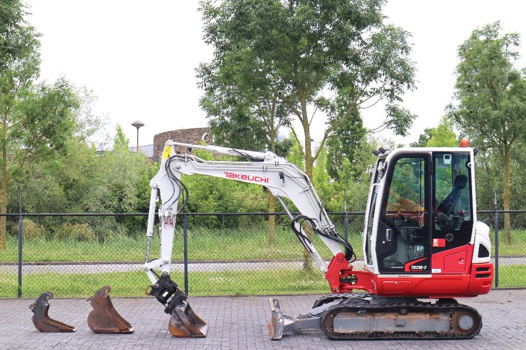3.5 TON MINI GRAAFMACHINE TE HUUR | MINIGRAVER VERHUUR