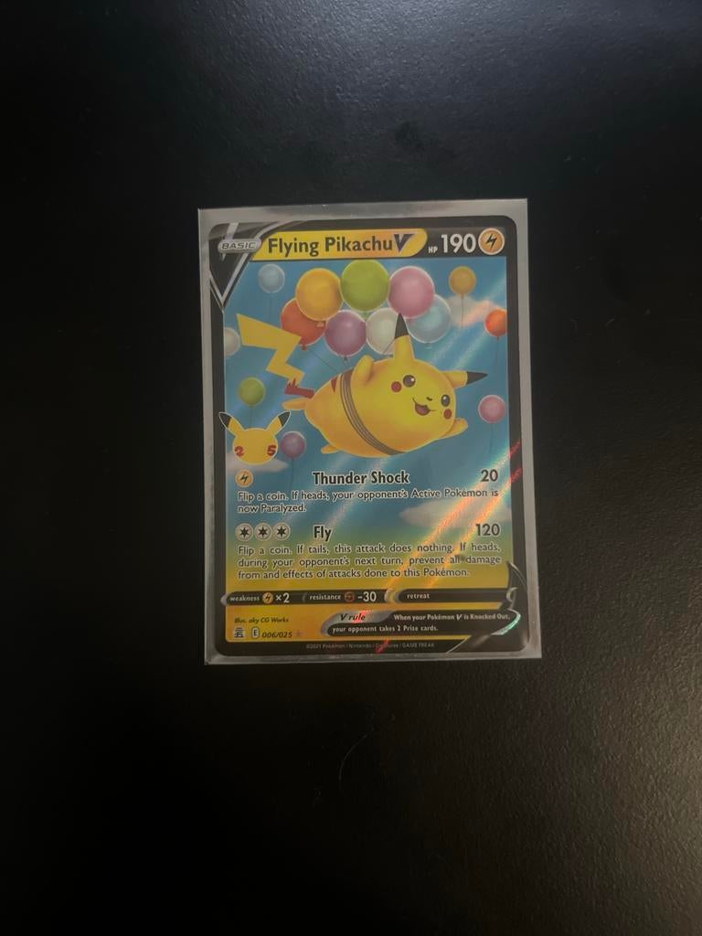 Flying Pikachu V Pokémon kaart (Celebrations 006/025), Ophalen, Zo goed als nieuw, Losse kaart