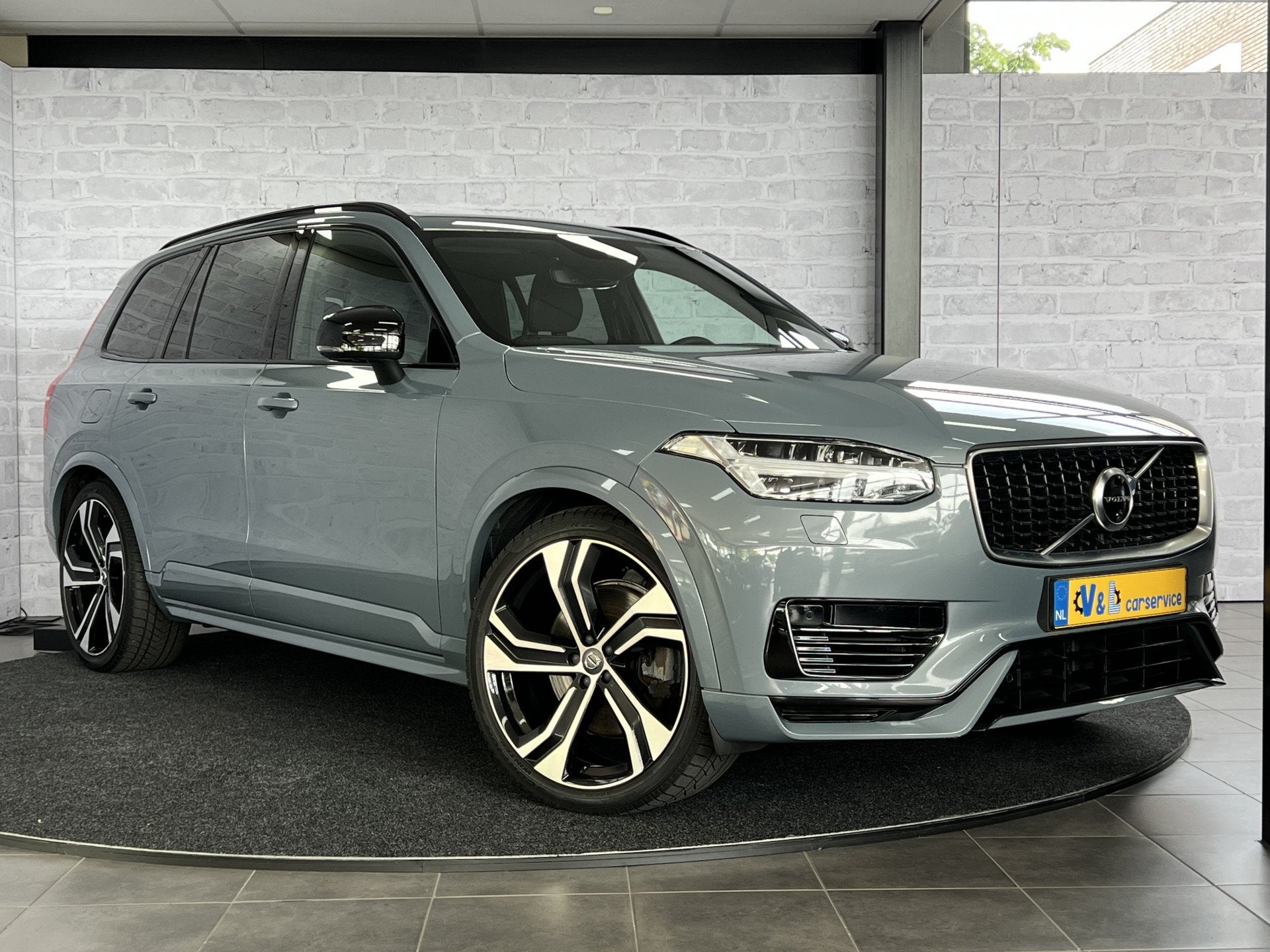 Volvo XC90 2.0 T8 PHEV AWD R-Design Luchtvering Pano Trekhaa, Gebruikt, Zwart, 4 cilinders, 1969 cc