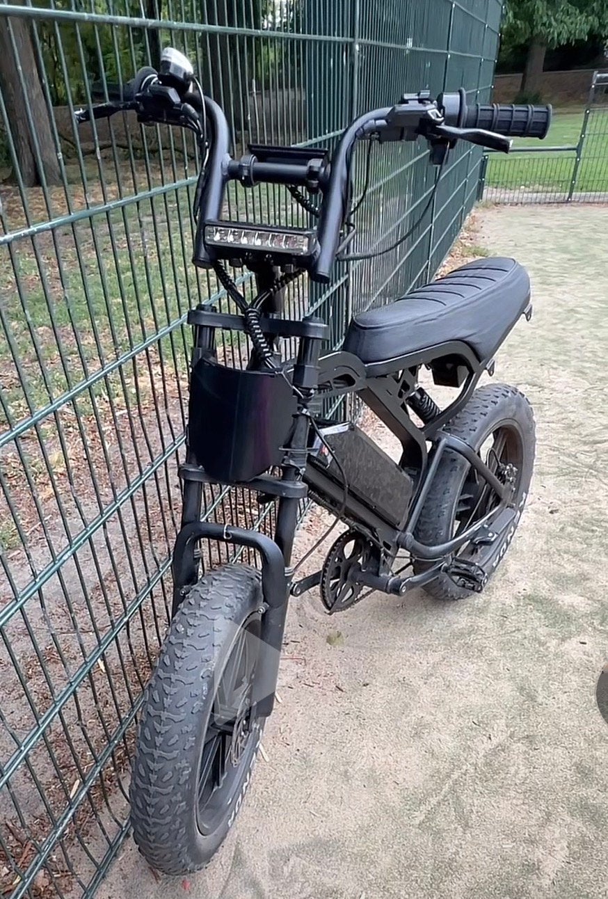 Custom v20 pro, Zo goed als nieuw, 59 cm of meer, 50 km per accu of meer, Ophalen