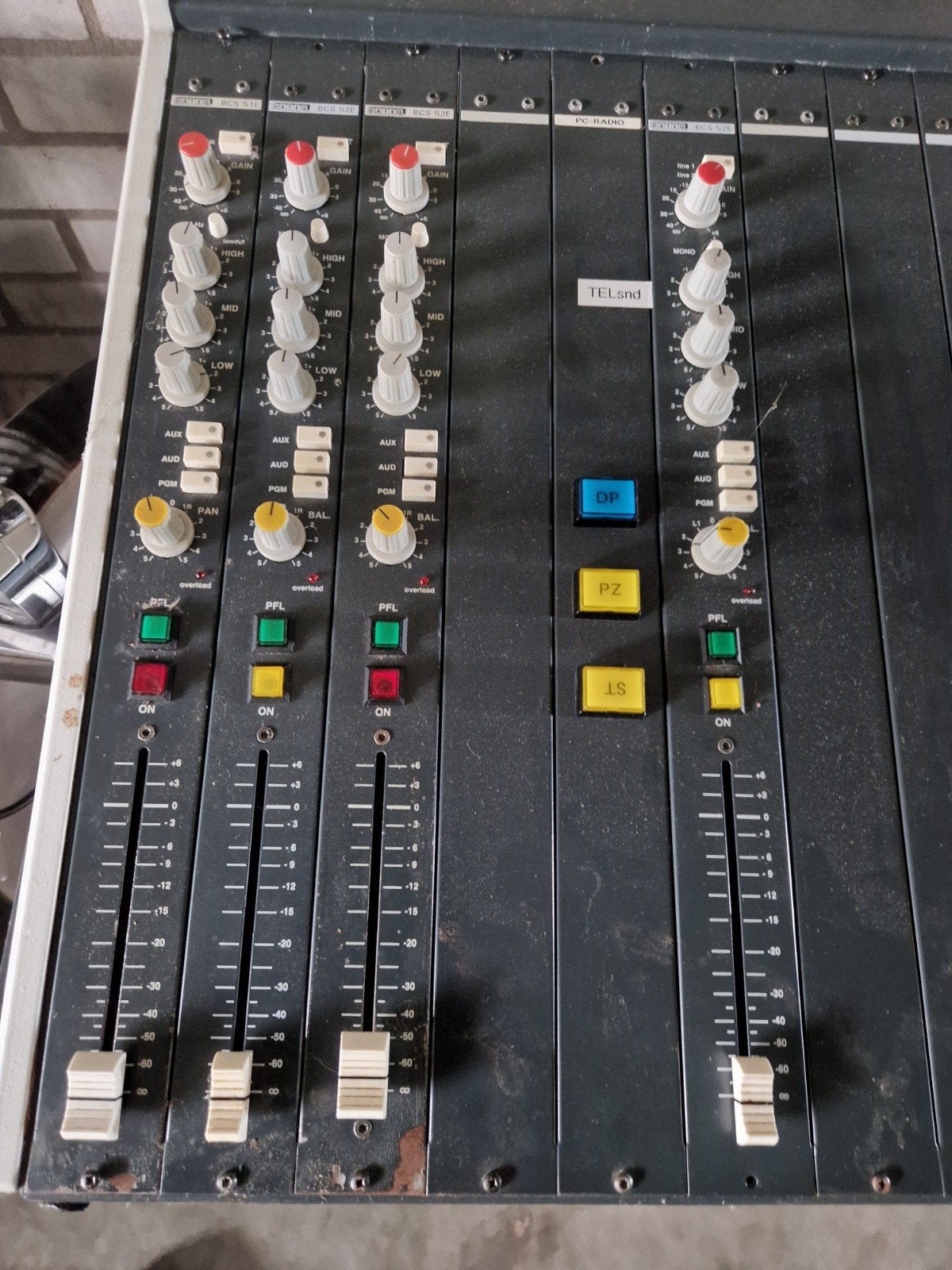 Dateq BCS 50 Professionele Mengtafel, Ophalen, Gebruikt, 10 tot 20 kanalen, Microfooningang