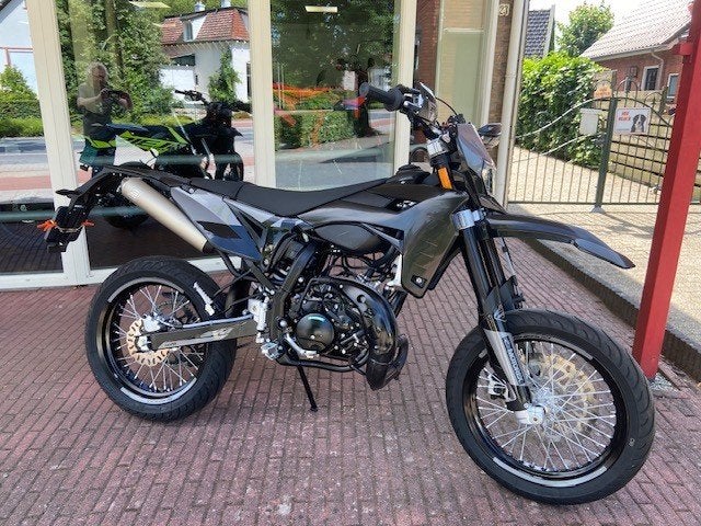Sherco 50 sm-rs Black moon  3 maanden oud, Overige merken, 6 versnellingen, Ophalen of Verzenden, Zo goed als nieuw