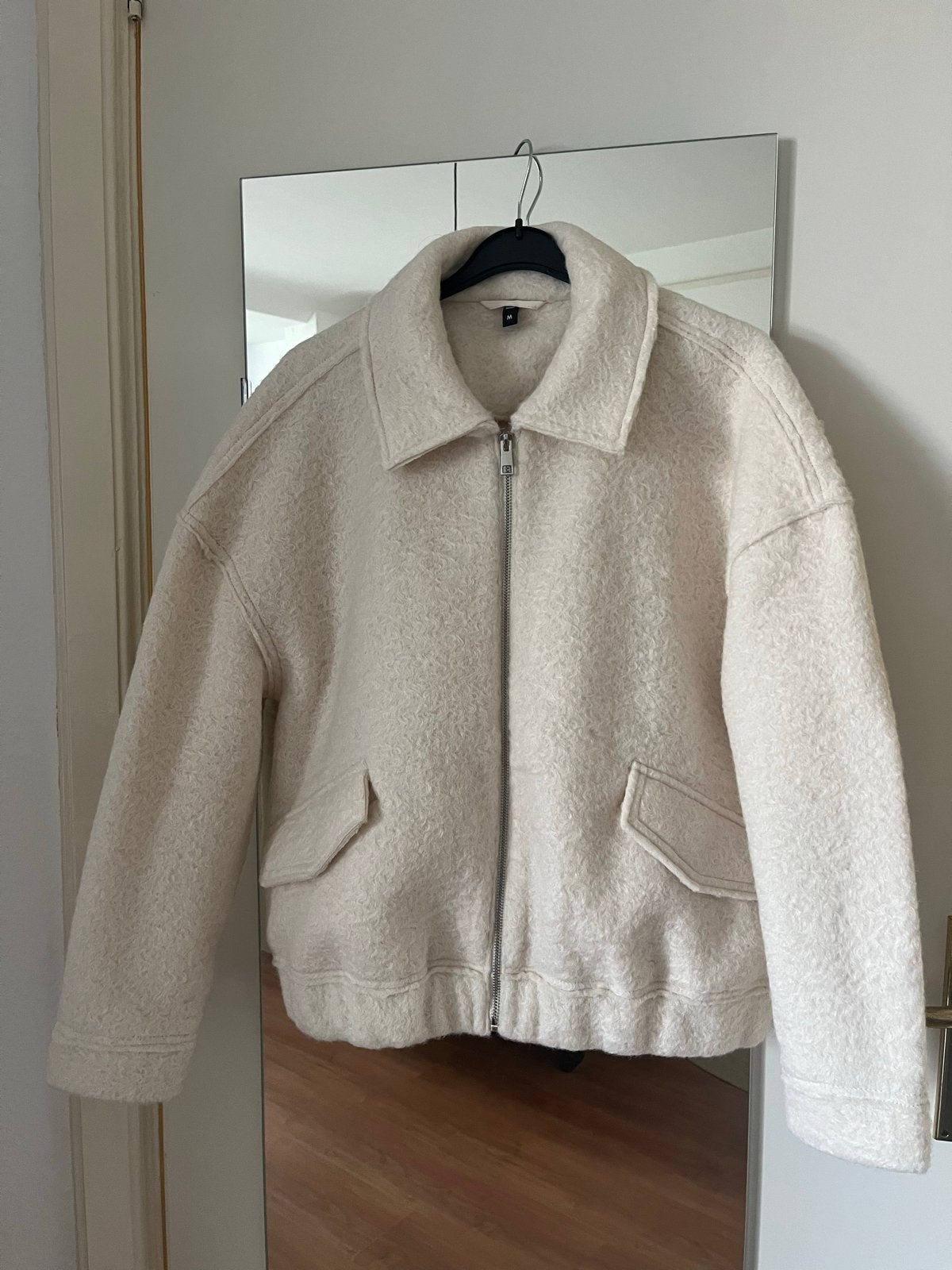 Crèmekleurig wollen jack - Zo goed als nieuw, Ophalen of Verzenden, Zo goed als nieuw, Maat 38/40 (M), Beige