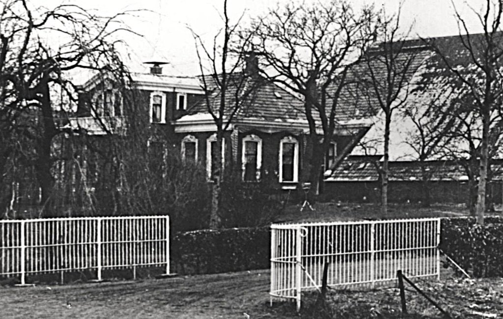 805243	Uithuizen	GR 1948 gel in 1957 Boerderij	Gelopen, Ophalen of Verzenden, 1940 tot 1960, Gelopen, Groningen