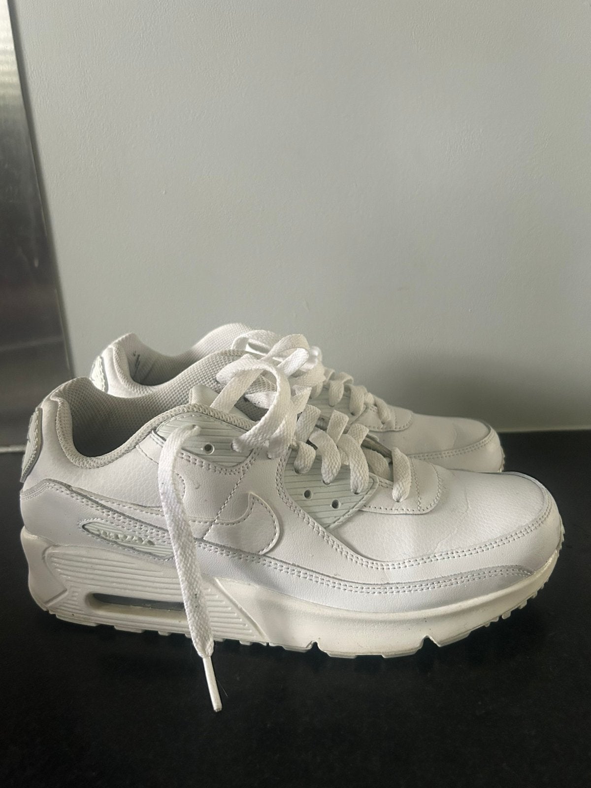Nike air max, Ophalen of Verzenden, Zo goed als nieuw, Maat 38/40 (M), Wit