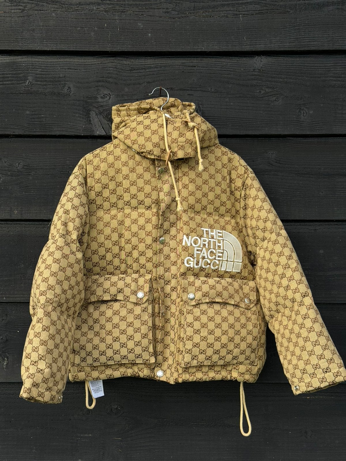 Beige Puffer Jas met GG-monogram Gucci print - Maat S, Kleding | Dames, Verzenden, Zo goed als nieuw, Maat 38/40 (M), Beige