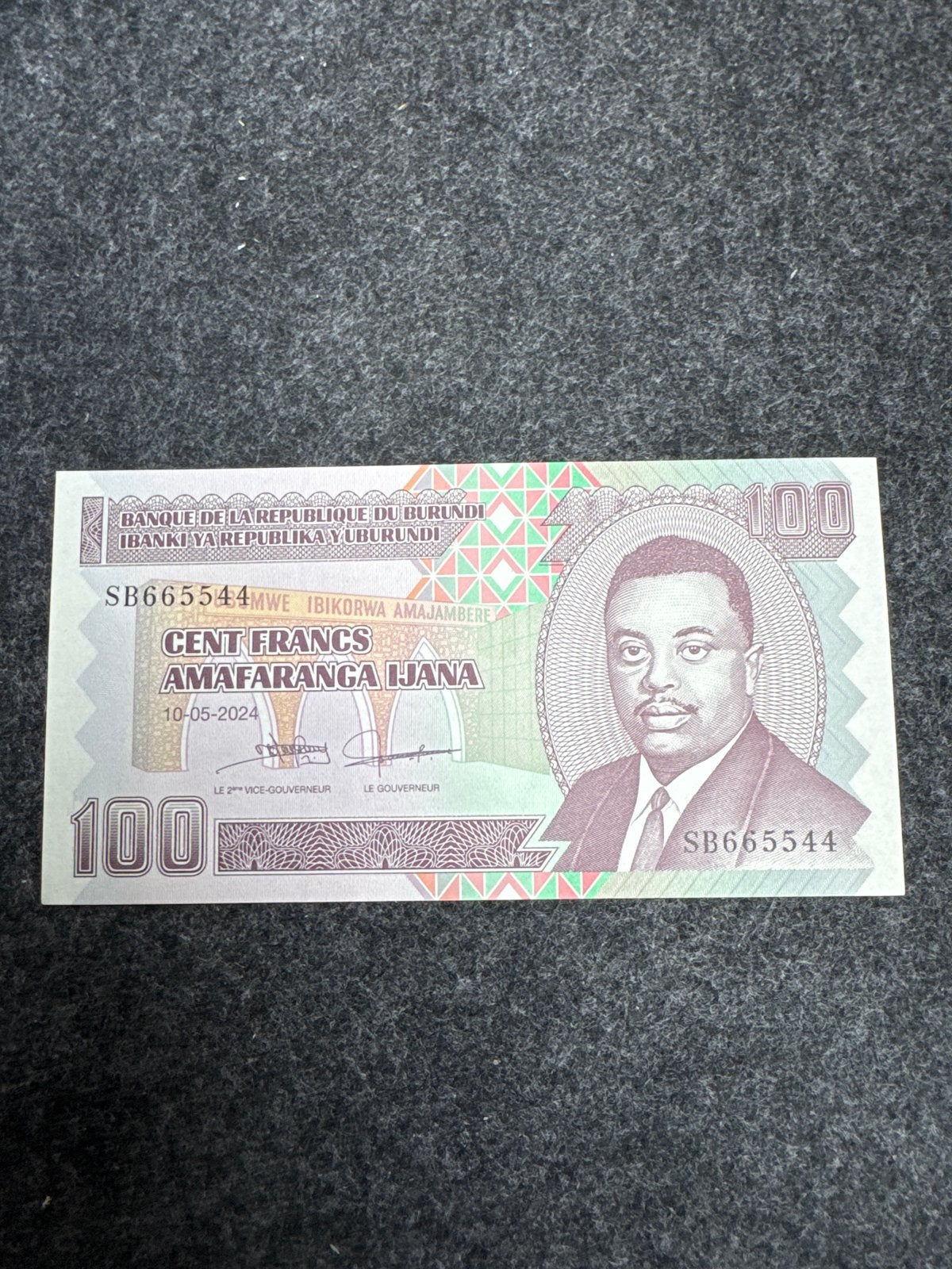100 Frank Burundi Bankbiljet - Afrikaanse Valuta, Ophalen of Verzenden, Burundi, Los biljet