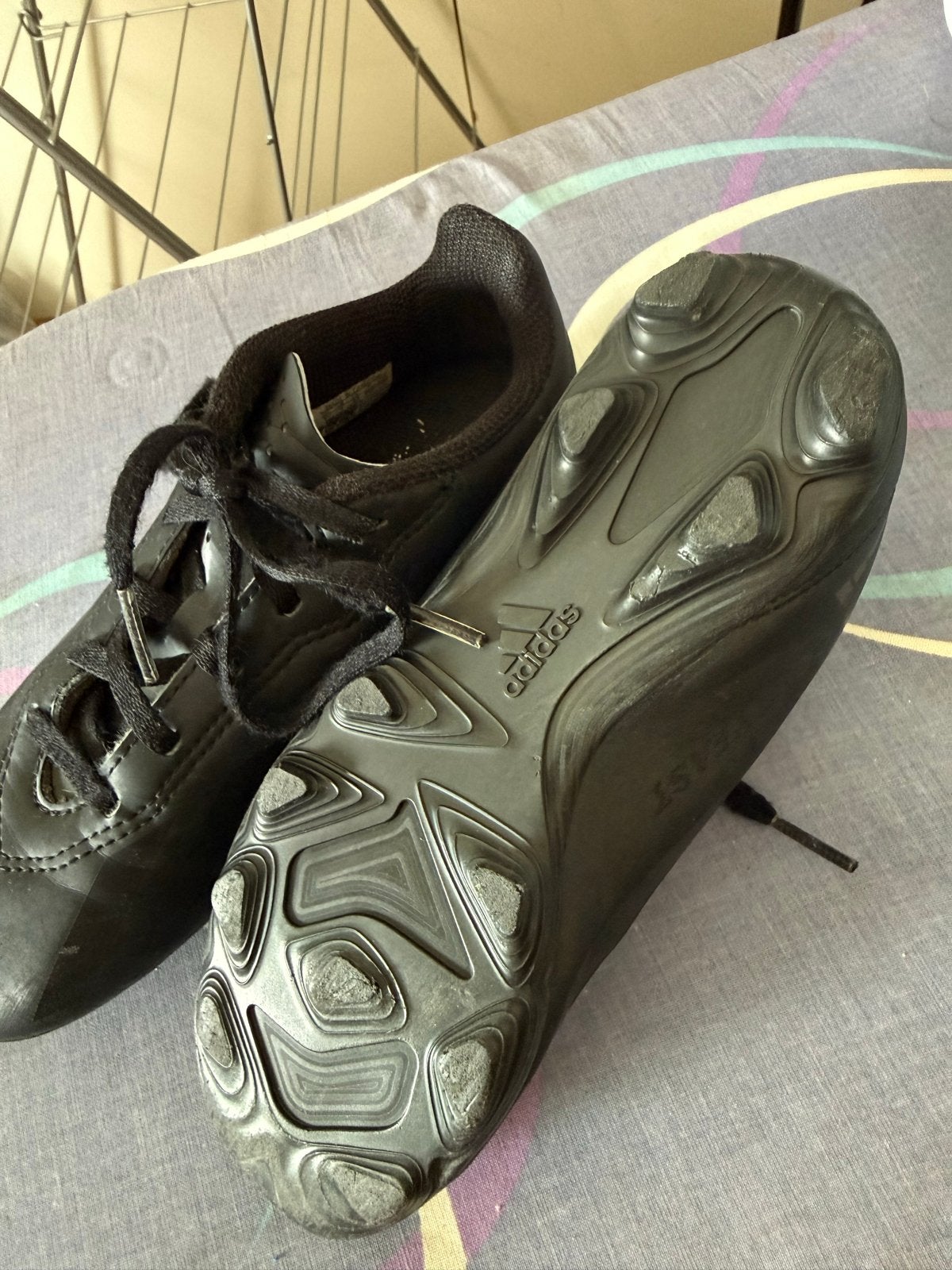 Zwarte Adidas voetbalschoenen maat 33, Ophalen of Verzenden, Gebruikt, Schoenen