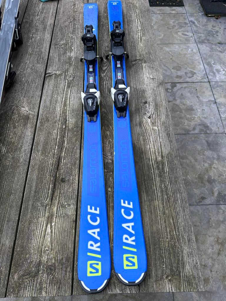 Twee paar Salomon S Race & X Race JR ski's (140 & 150 cm), 140 tot 160 cm, Gebruikt, Carve, Skiën