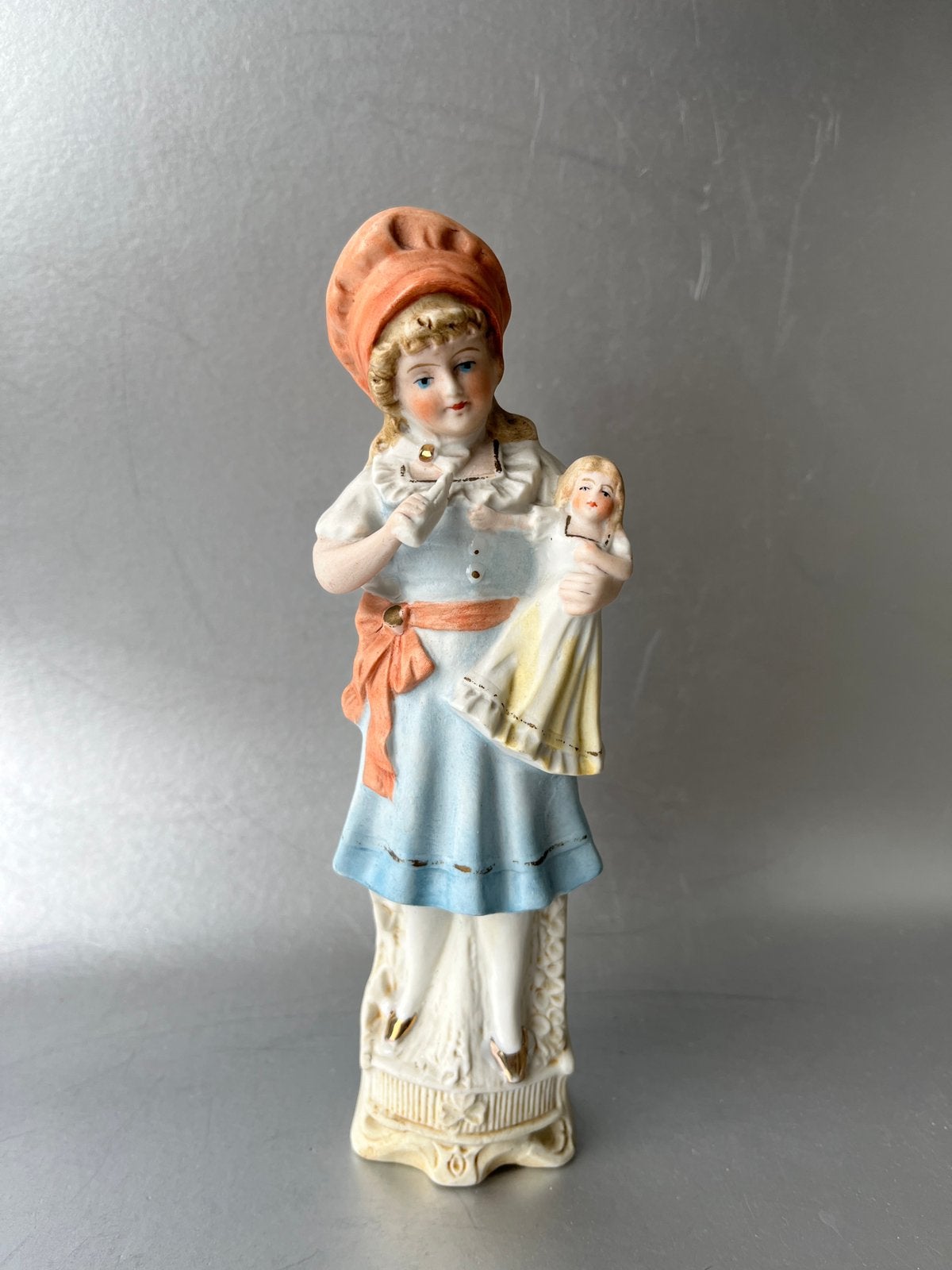 Antiek biscuit porseleinen beeldje: moeder met kind ⭐️, Antiek en Kunst, Ophalen of Verzenden