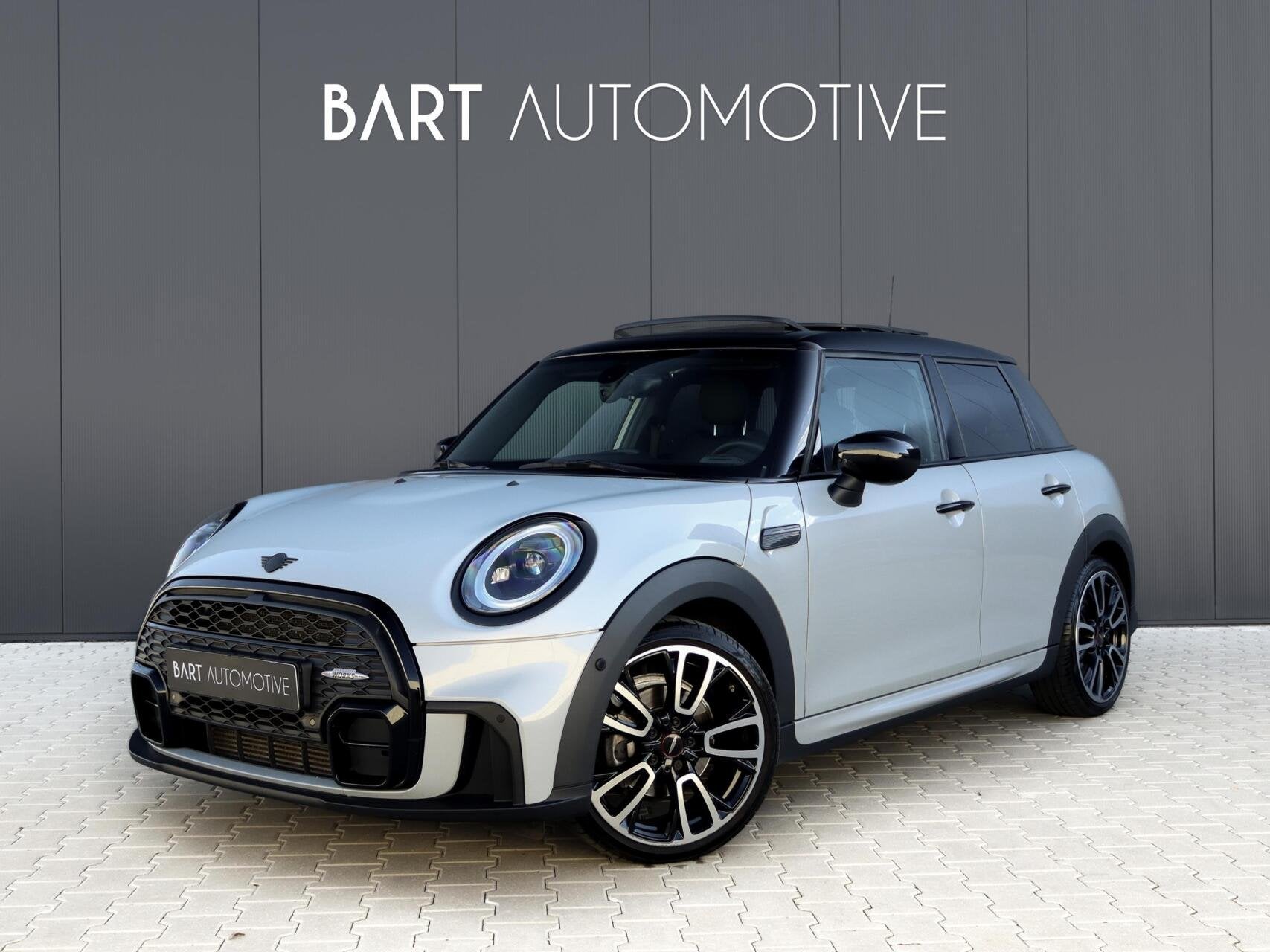 MINI 1.5 John Cooper Works|Camera|Pano|Leder|CarPlay, 136 pk, Gebruikt, Zwart, Leder