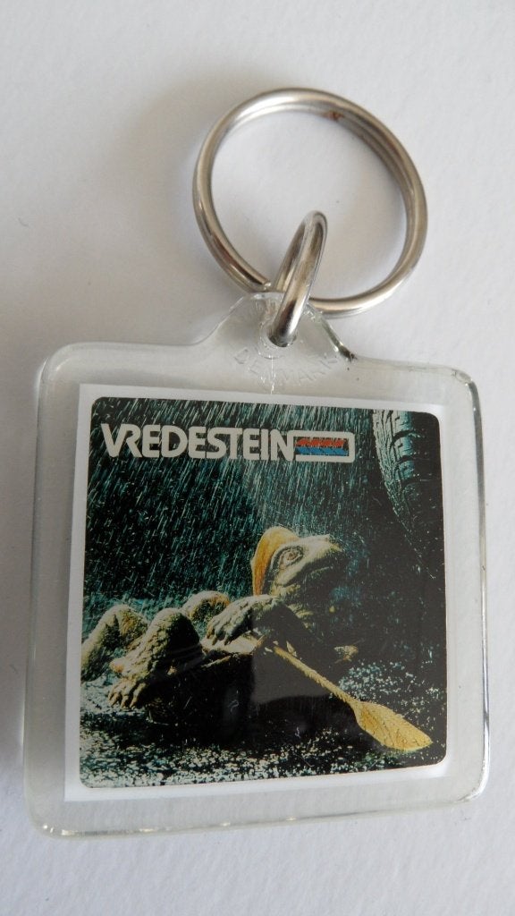 Vredestein auto sneeuwbanden sleutelhanger, Verzamelen, Verzenden, Gebruikt, Merk