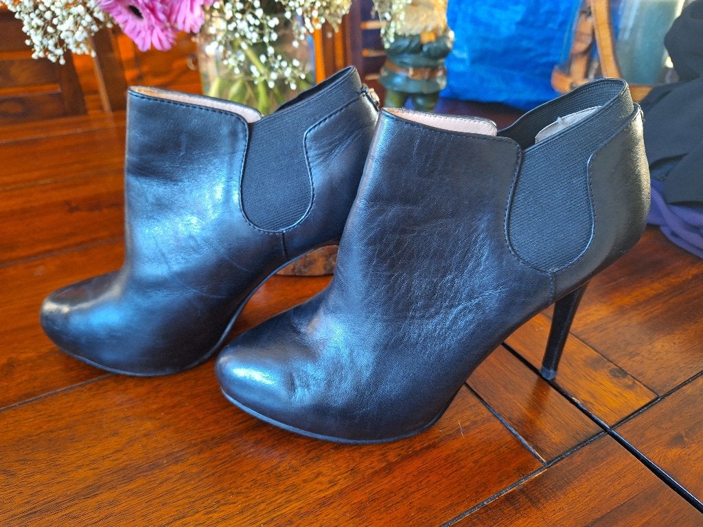 Guess fantastisch laarsje schoen 38 naaldhak mt 38 muiltjes, Kleding | Dames, Guess, Verzenden, Zwart, Lage of Enkellaarzen
