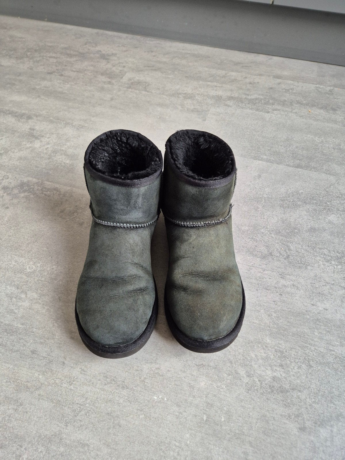 Uggs classic mini II zwart maat 39, Zwart, Lage of Enkellaarzen, Ophalen of Verzenden, Uggs