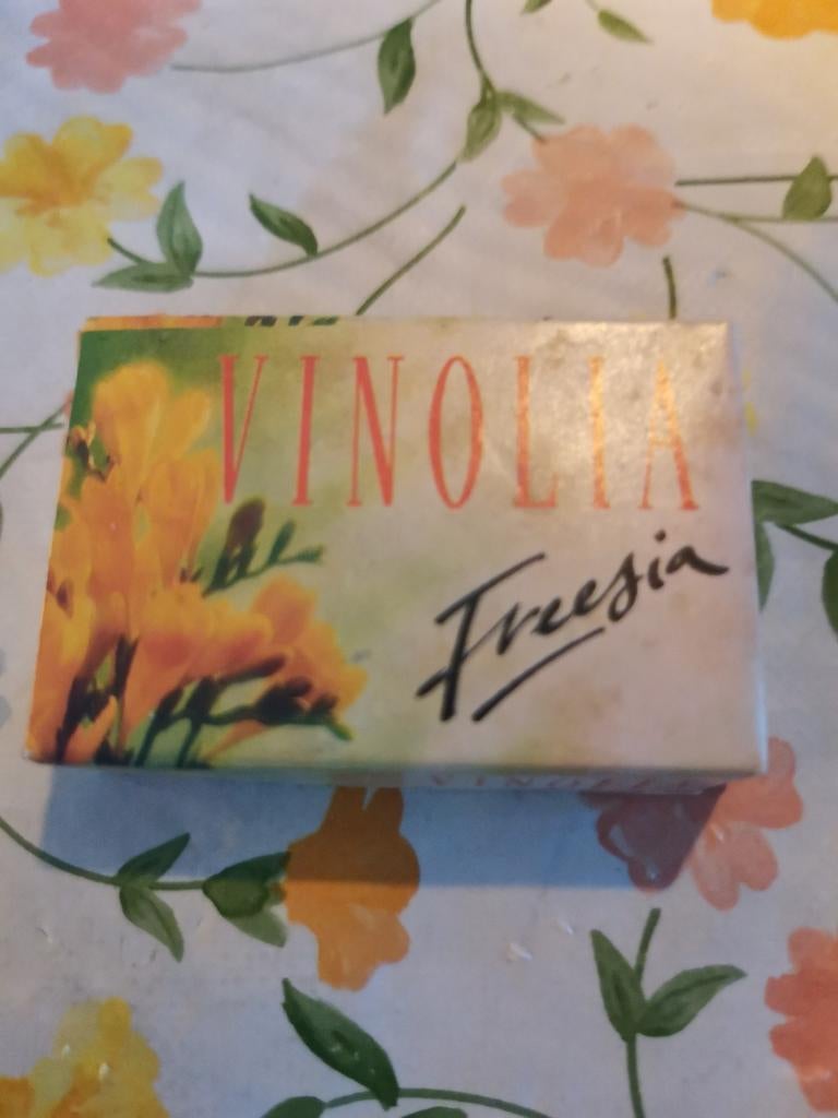 Vintage Vinolia Freesia Zeepje -, Verzamelen, Ophalen of Verzenden, Nieuw