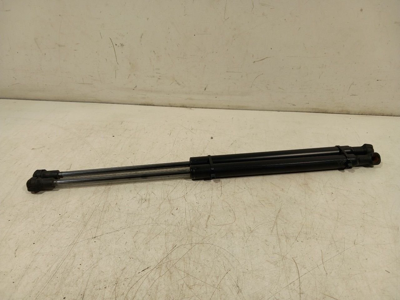 Gasdrukveerset achter Suzuki Ignis, Onderdelen@venauto.nl, Van der Ven Autorecycling B.V., Gebruikt, Ettenseweg 76, 4706 PB Roosendaal, The Netherlands
