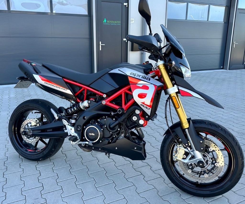 Aprilia Dorsoduro 900 *Org. NL* *10.500KM*, Motoren, Motoren | Aprilia, Bedrijf, SuperMoto, meer dan 35 kW, 2 cilinders, Motorrijbewijs A