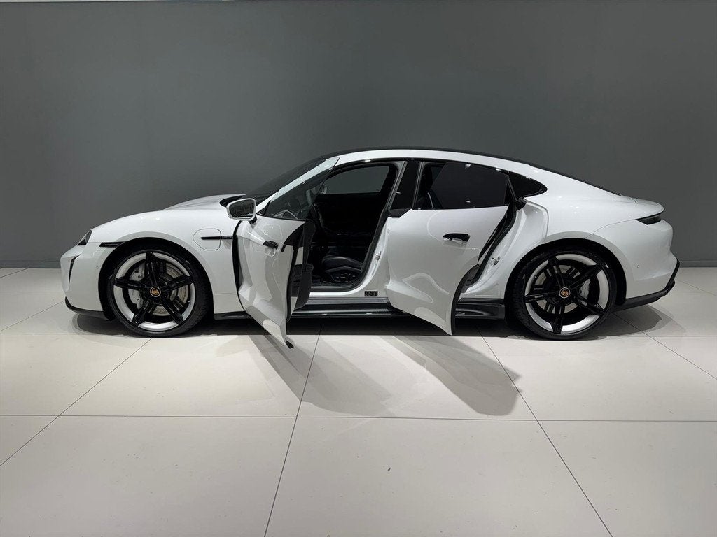PORSCHE Taycan 517pk GTS, Auto's, Automaat, 12 maanden, Zwart, Wit