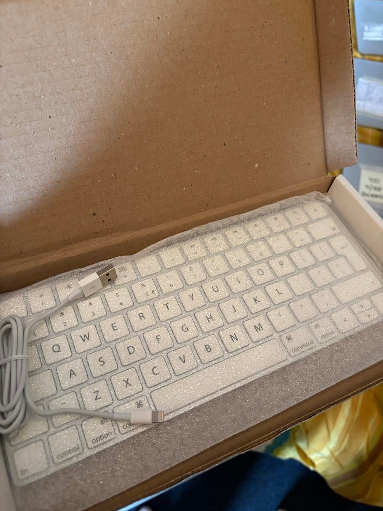 Nieuw Apple Magic Keyboard A1644 Qwerty + Lightning kabel, Ophalen of Verzenden, Qwerty, Nieuw, Draadloos