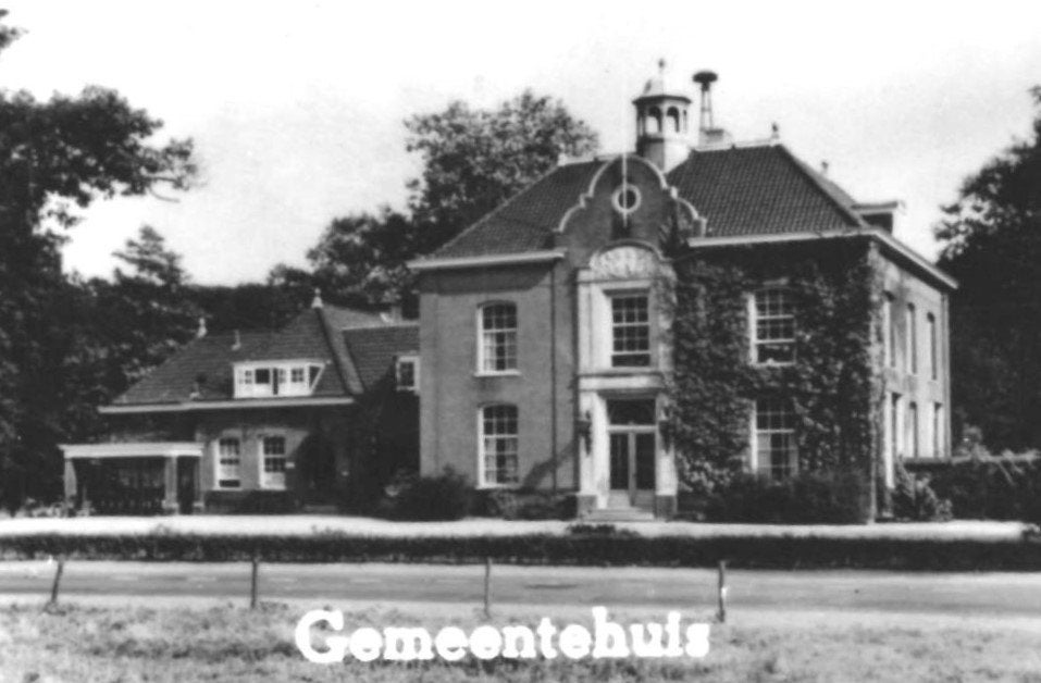 984375	Heerde	1957 Gld	_ Kinderpostzegel, Meisjesportret, Ophalen of Verzenden, 1940 tot 1960, Gelopen, Gelderland