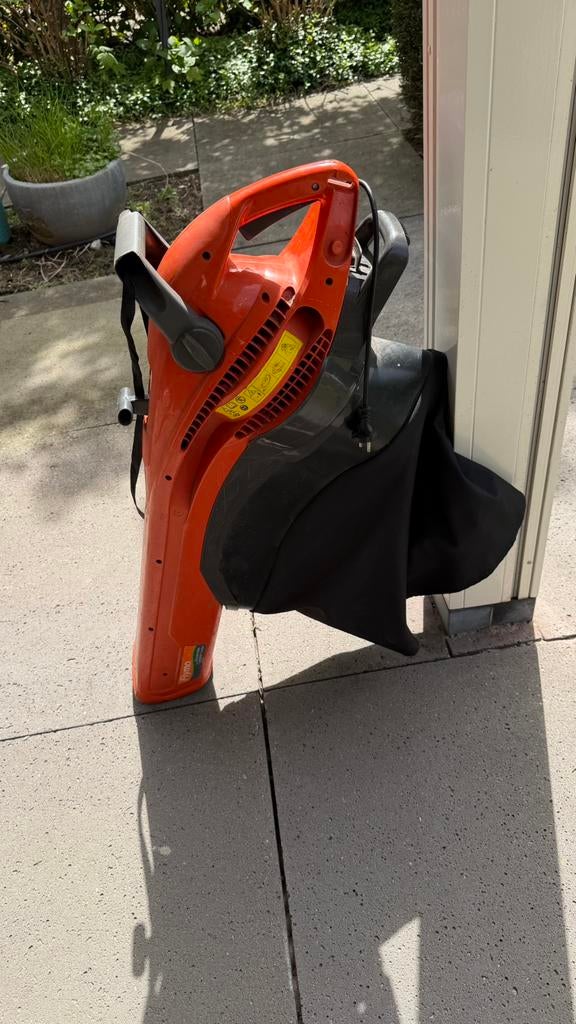 Flymo MEV 2500 bladblazer en zuiger, Tuin en Terras, Bladblazers, Ophalen, Gebruikt, Met opvangzak, Handgedragen