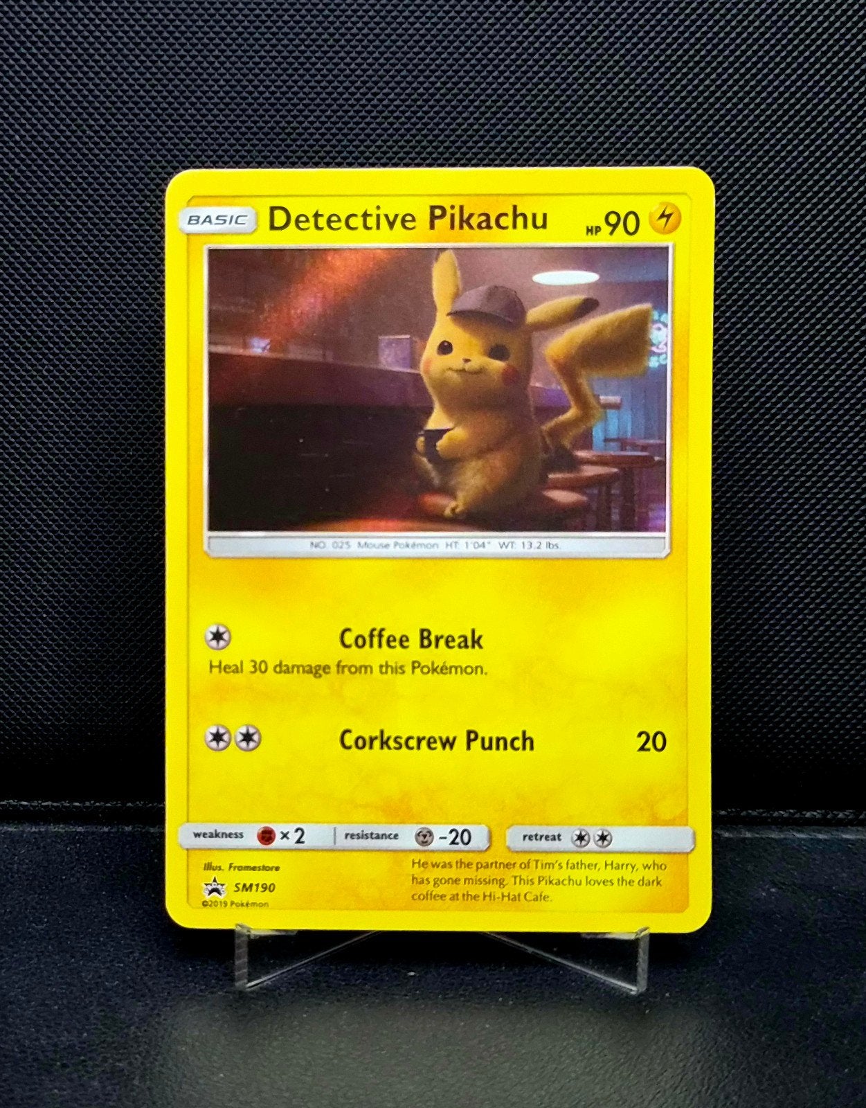 Detective Pikachu Holo SM190 Promo kaart 2019 NM, Ophalen of Verzenden, Zo goed als nieuw