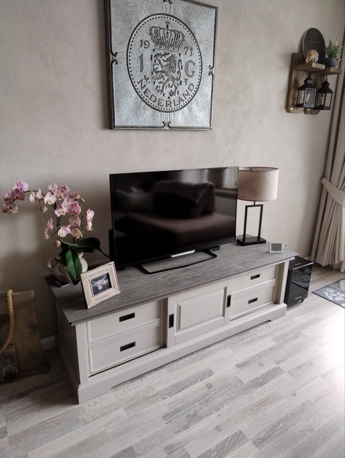 Prachtig landelijk TV meubel kleur stone Beige ZGAN 160 br, Huis en Inrichting, Kasten | Televisiemeubels, Ophalen, 150 tot 200 cm