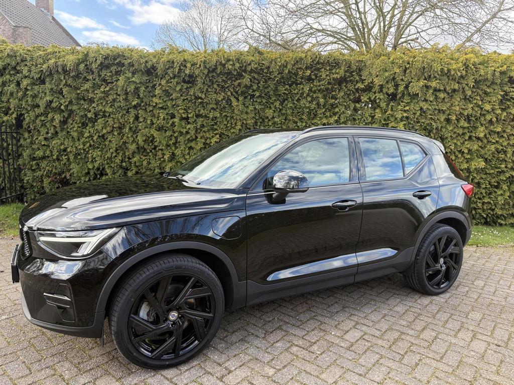 Volvo XC40|R-Design FACELIFT|H&K|BLACK EDIT., Stof, Met garantie (alle), Zwart, Bedrijf