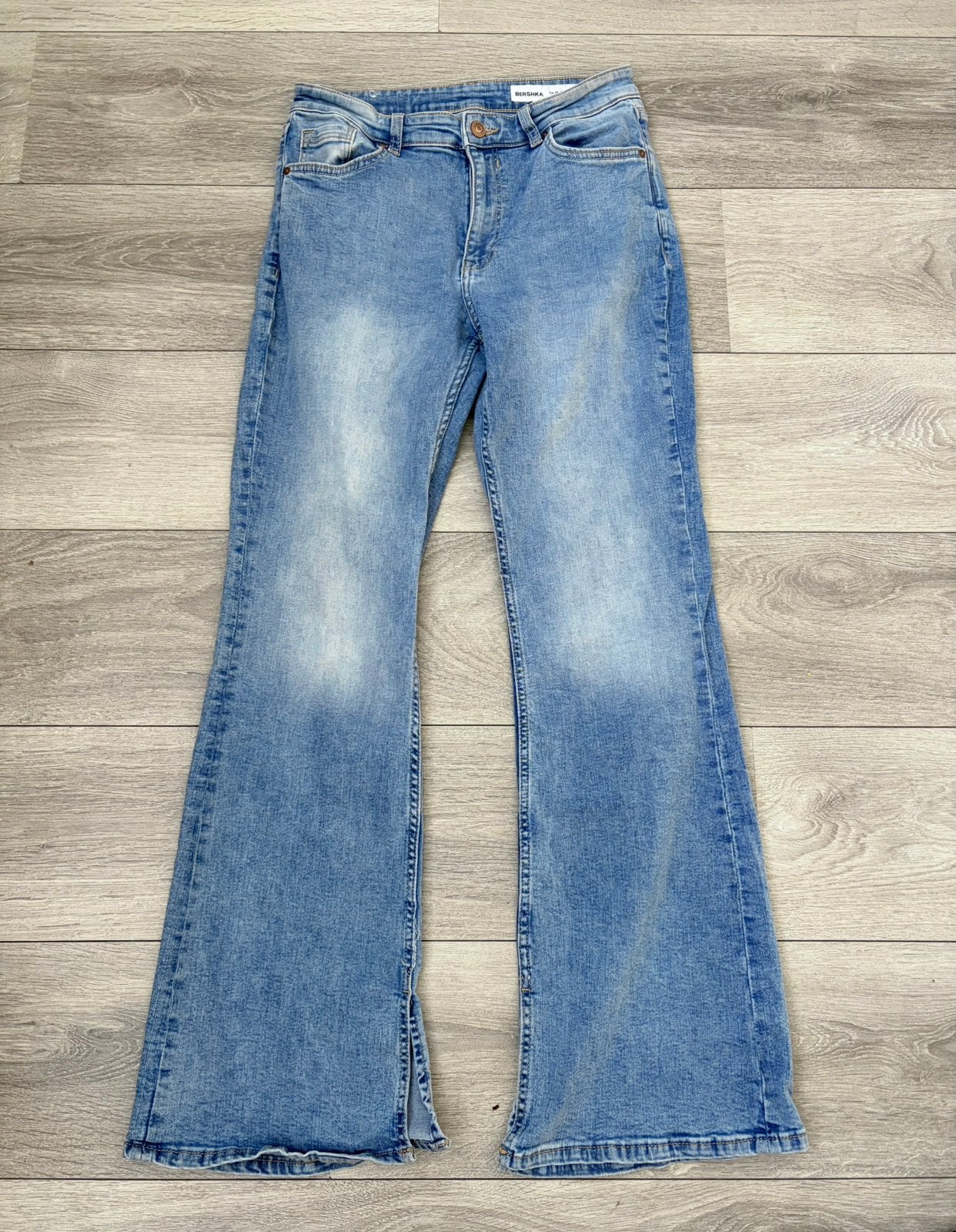 Bershka flare jeans maat 40, Ophalen of Verzenden, Zo goed als nieuw, Blauw, W30 - W32 (confectie 38/40)