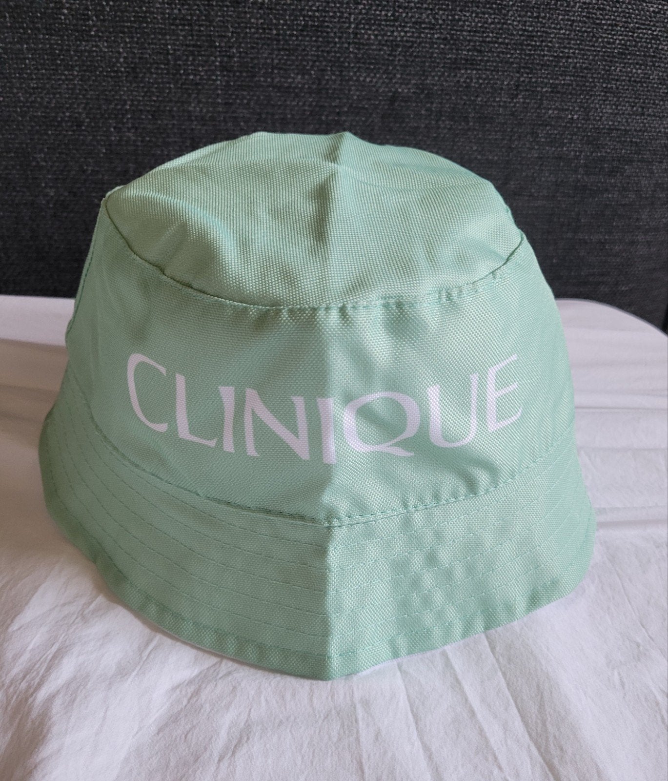 Clinique bucket hat - Nieuw, Kleding | Dames, Hoeden en Petten, Hoed, Nieuw, Clinique, One size fits all
