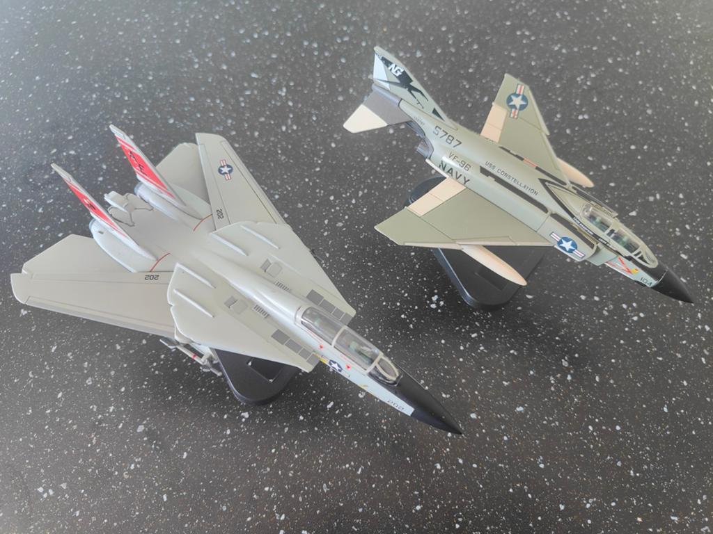Twee leuke metalen modellen F-14 en F-4 samen 15,-, Ophalen of Verzenden, Zo goed als nieuw, Schaalmodel