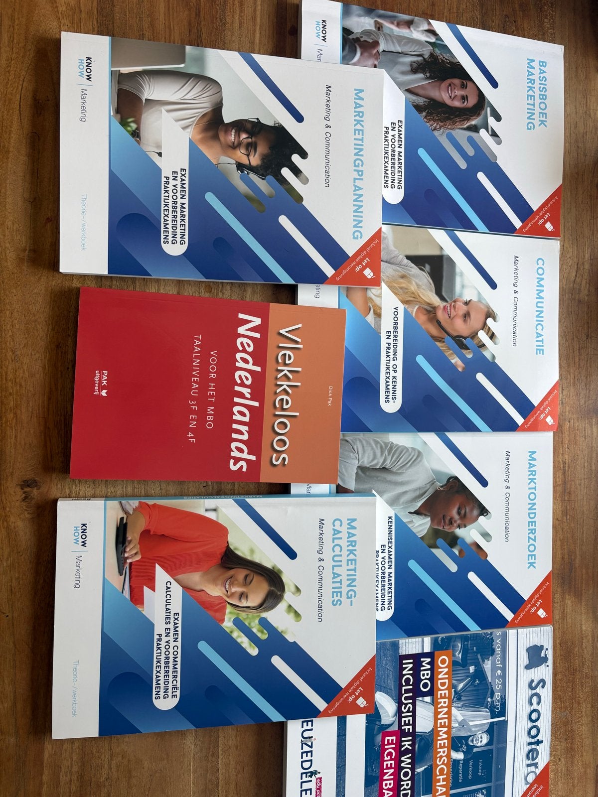 Diverse MBO studieboeken: Marketing, Communicatie, Nederland, Boeken, Ophalen of Verzenden, Gamma, Gelezen, MBO