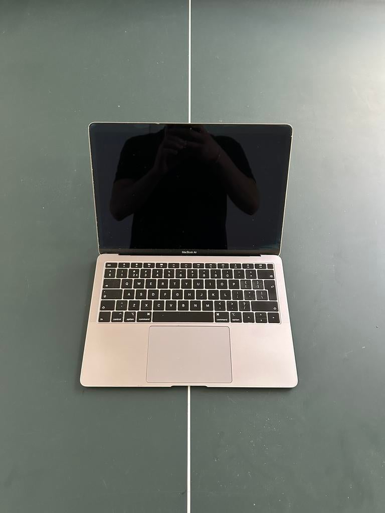 Apple macbook A1932 2018 voor onderdelen, Computers en Software, Apple Macbooks, Ophalen, Qwerty, 13 inch, 128 GB of minder
