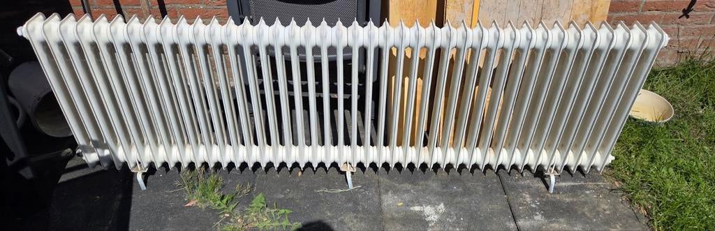 Radiator op poten (200x11x67 cm), Ophalen, 30 tot 80 cm, Gebruikt, Radiator