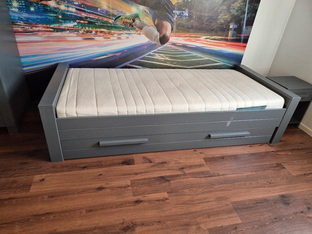 2x Complete WOOOD Dennis Kinderkamer Staalgrijs – Zgan!, Ophalen, 90 cm, Eenpersoons, Zo goed als nieuw