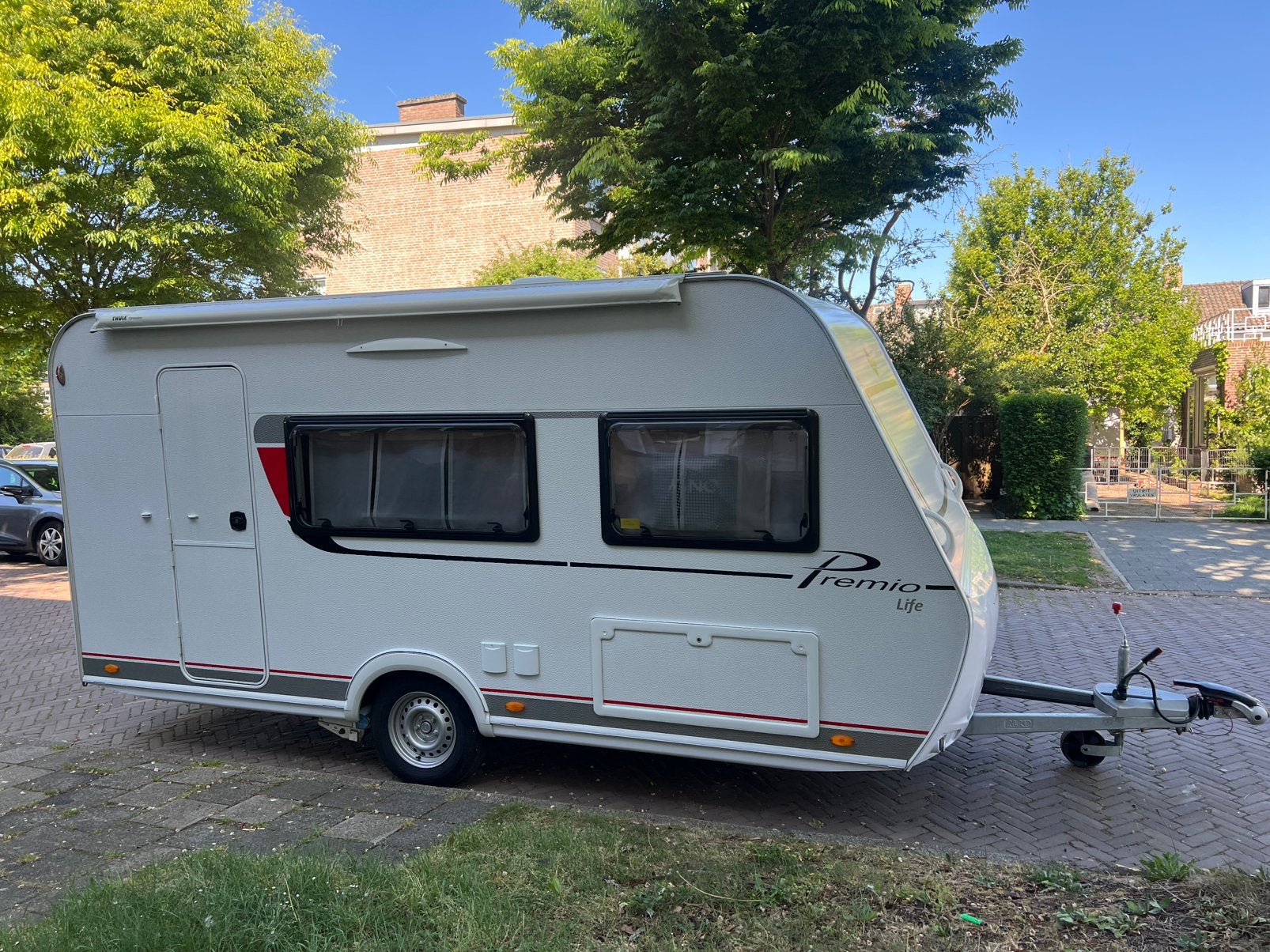 Bürstner Premio Life 425 TS bouwjaar 2020, Caravans en Kamperen, Caravans, Schokbreker, Kleine zit, Particulier, Bürstner